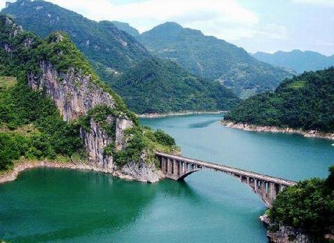【景秀三峡】三峡大瀑布+清江画廊2天1晚跟团游